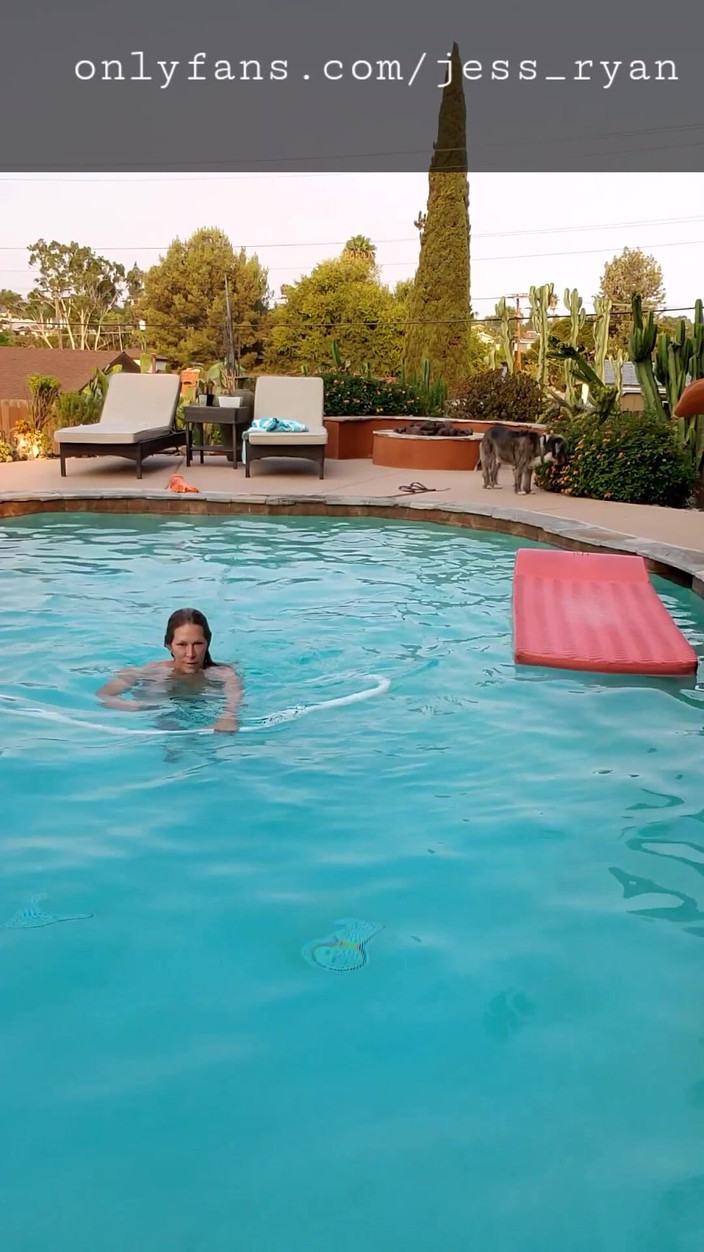 JessRyan: Máy bay bà già trong mơ bị đụ gầy