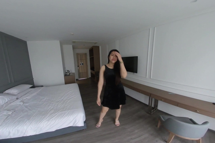 JohnTronVR: Pattaya Bar MILF Needs Tourist Sperm