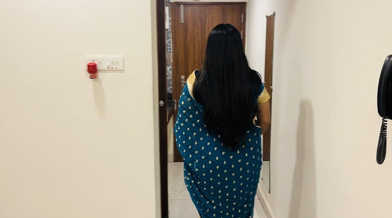 Besharam Jodi: Người đẹp Ấn Độ bhabhi bị anh rể quyến rũ