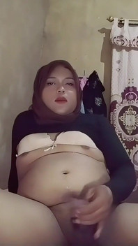 Ivvy Is Very Horny in Her Bedroom