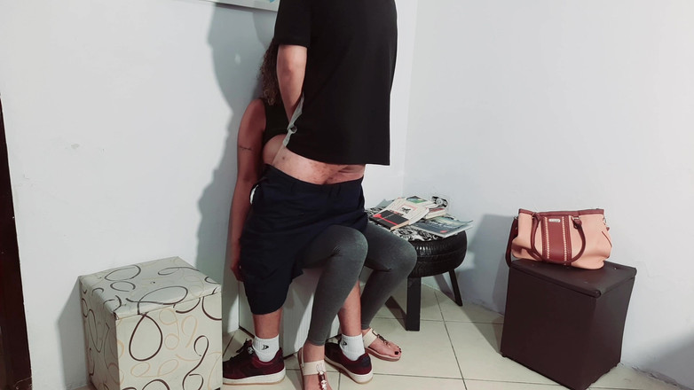 Gabi SweetCouplesStories: Ele tirou o pau na recepção e me deu uma...