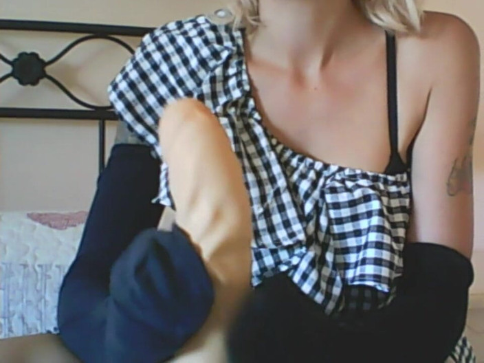 savannahamatoriale: Adakah Anda Mahu Melancap Dengan Stokin Awak? Sockjobs?