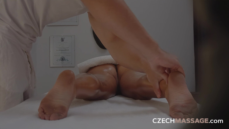 Czech Massage: Tschechische massage 35: Brünettes traummassage wird hardcore