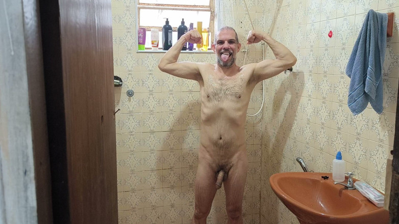 Carmona's father: Come Take a Shower with Me