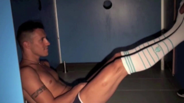 Discret Cruising sex: Tênis de bolinho em gloryhole