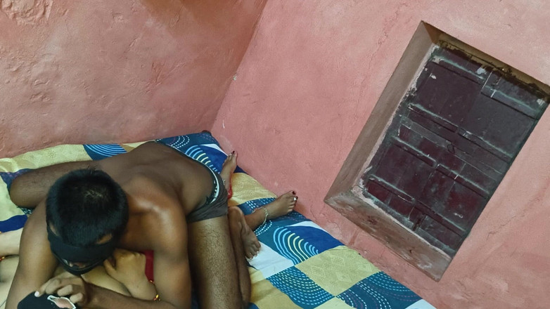 Nehatop123: Cunhado chamou a cunhada para o quarto e a fodeu...