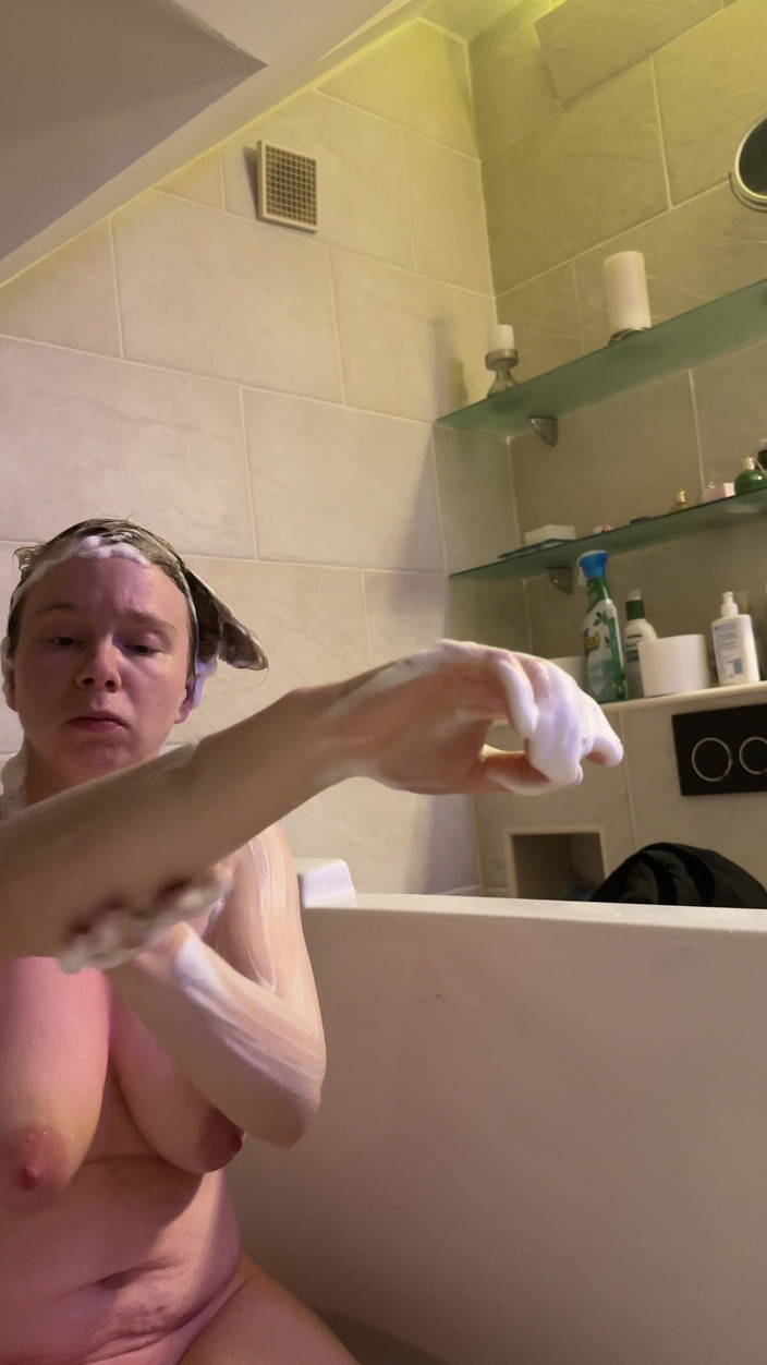 SweetLucy96: Büyük Göğüsler ve Sert Meme Uçları