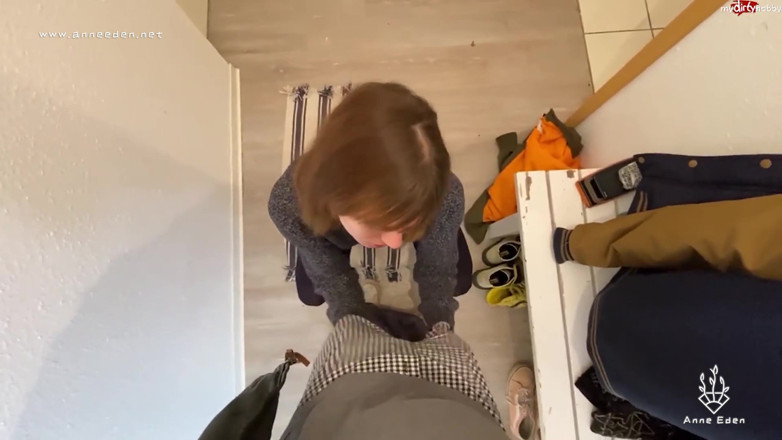 Anne Eden: Horny after a shopping tour through Cologne!