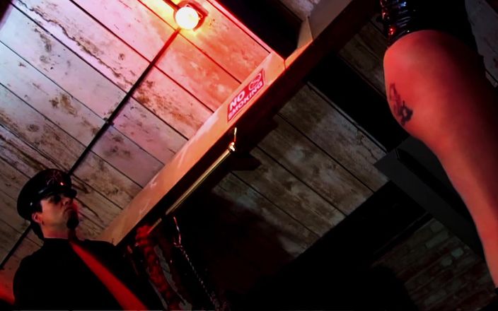 FapFlare: Lil bit more bound, dicambuk, dan dientot pantatnya sama master...