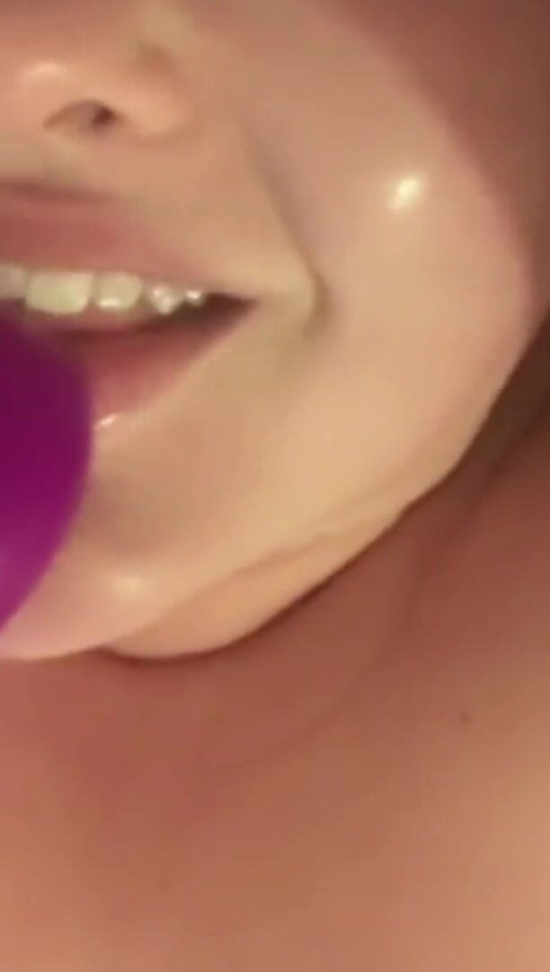 Real homemade BBW BBC porn: Giovane bbw inglese fa piacere alla mia figa con un...