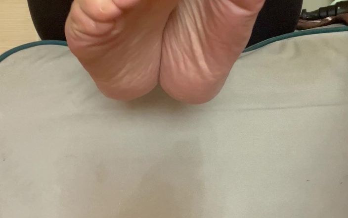 Feet: Pamer kaki sekilas