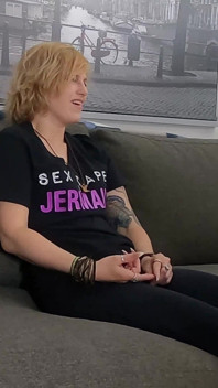 Karlee Paige'in ilk üçlü xxx hardcore pornosu