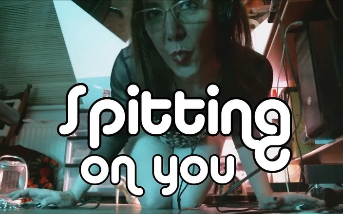 MistressOnline: Spitting and cleaning the floor