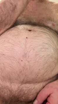 Trenér Karl Si Hladí Chlupaté Břicho Pro Vás 6940