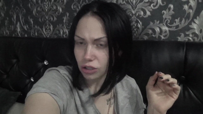 Goddess Misha Goldy: Pena in vita perdenti- umiliazione vergine