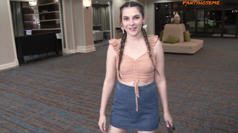 Pantyhose me porn videos: Ziva Fey dostaje napaloną na łóżku Noszenie rajstop liże na nogach
