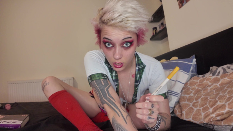 Glitterqueen1999: Pleacă fratele vitreg încerc să studiezi