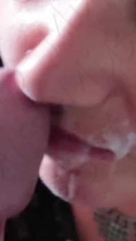 Puta con piernas calientes y coño mojado. para Fans