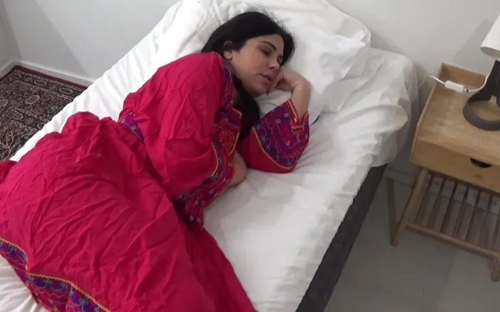 Qombol: Sex with My Afghan Big Ass Stepmom She Is Hot...