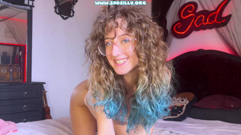 SadSilly: Elle Degouline De Sperme! Creampie Altgirl