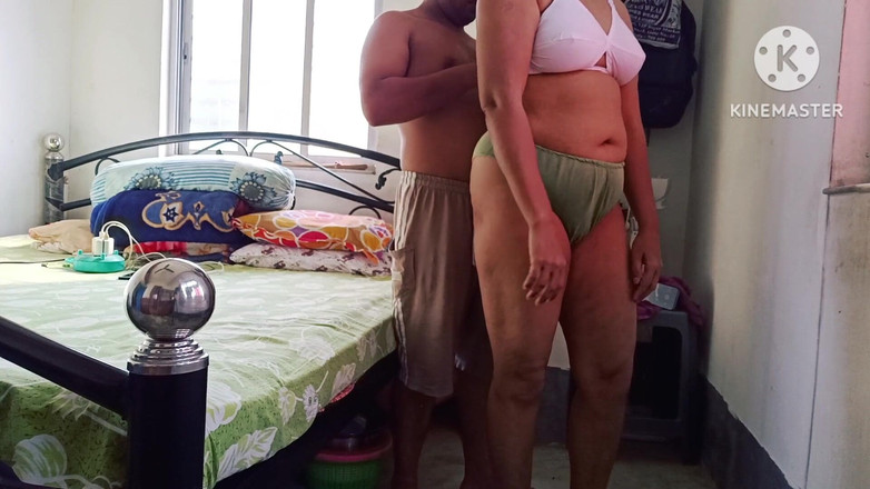 Romantic girl: Acabei de pedir ao meu meio-irmão para me fazer uma...