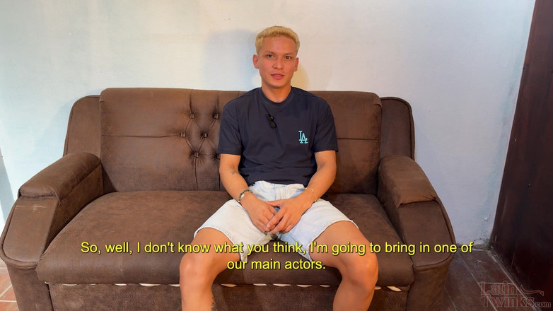 Latin Twinks: Gilbert Moon oyuncu seçmelerinde John Bleck'i sikiyor