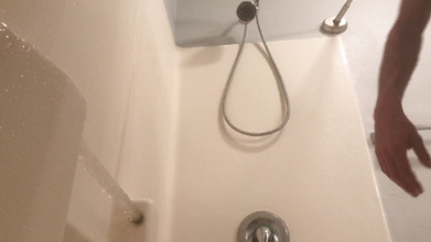 Jaymes Blonde: Video mentah: mandi