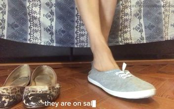 Shoeplay Dangling Empress Bella