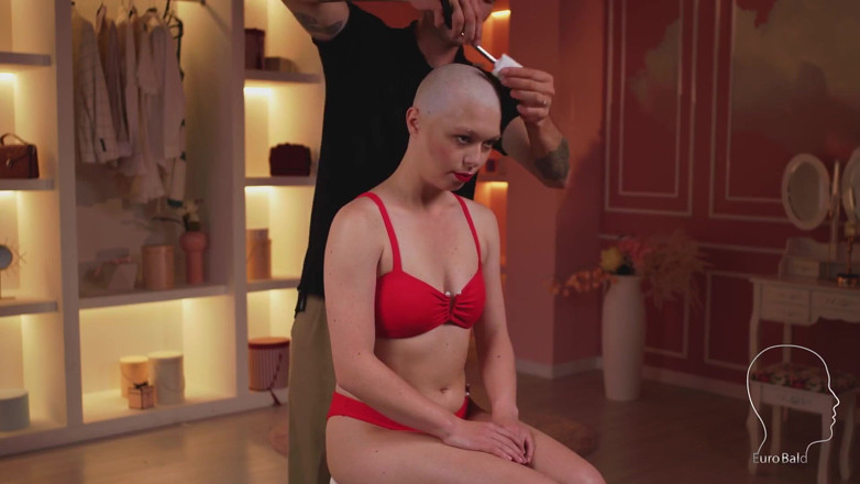 Euro Bald: Valeria