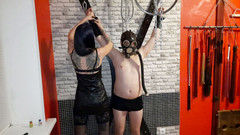Dominatrix Nika: Играю с рабом в противогазе