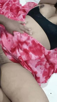 Het poesje van stiefbroer's sletterige vrouw neukt