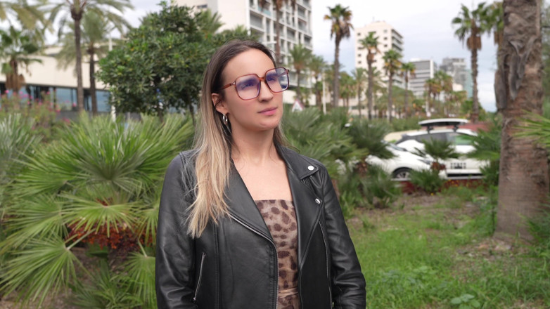 Jet sex prod: Belg zerżnięty przez 2 facetów w Barcelonie