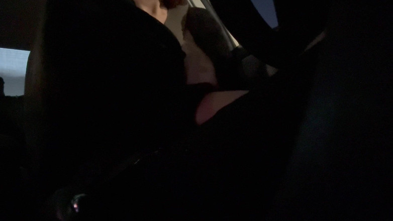 Artemisia Love: Italienska stora tuttar MILF Artemisia älskar sexig biltur med stora tuttar...