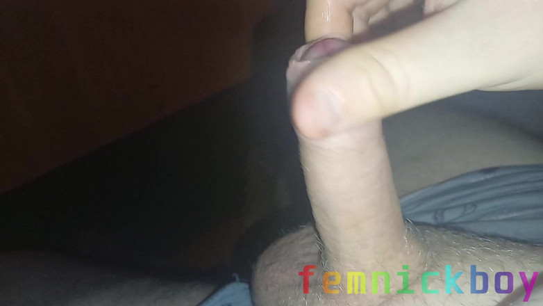 femnickboy: Pria gemuk ngocok kontolnya yang berurat sampai muncrat