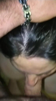 Aku lagi asik nyepong kontolku kayak memek sempit!