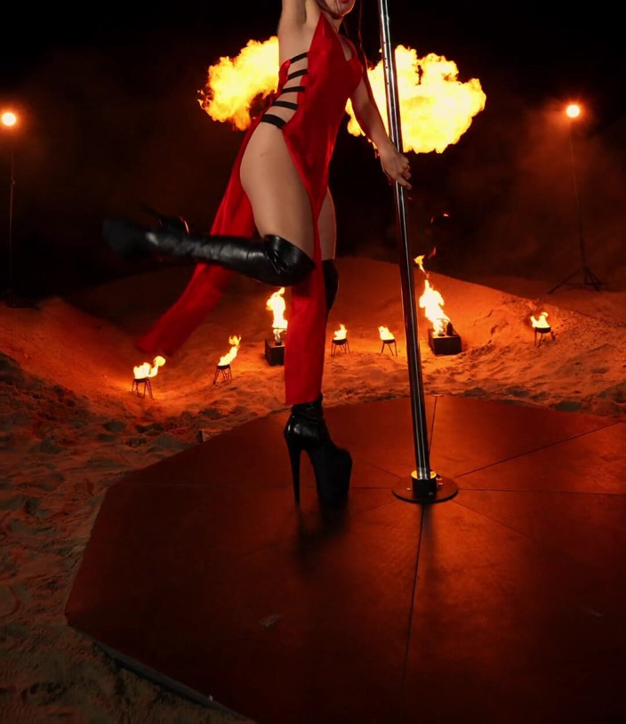 Renata Fox: Blaze in Hell, Witch!