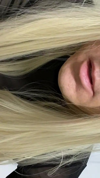 Sluttty Crossdresser Madison CD wkładanie makijażu, aby iść grać z kutasem i cipką