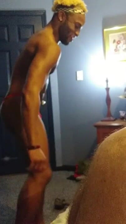 Kennie Jai: Roommate Films Roommate Working Out!