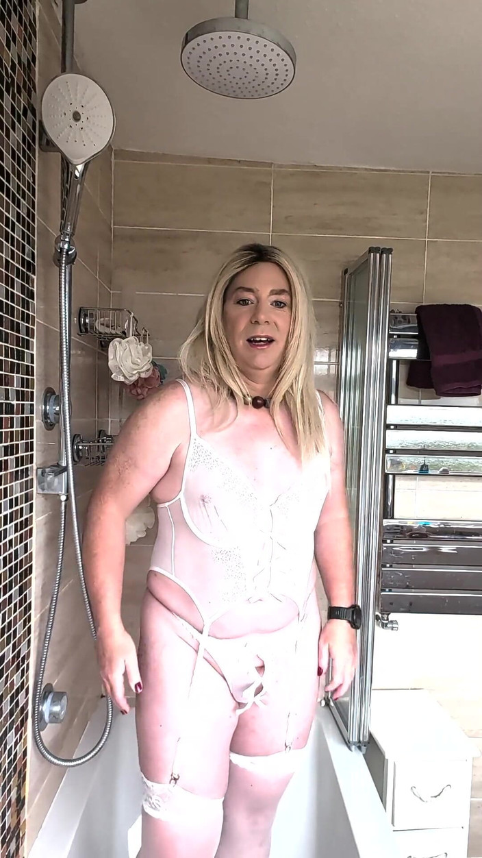 NikkiGee: Duży, gruby dildo i sperma!