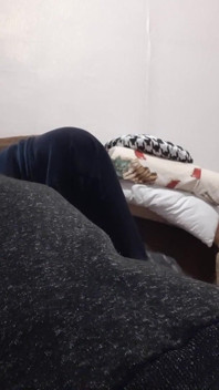 침대에서 빠른 레즈 섹스