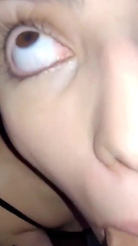 我邀请我的朋友看电影，最后我操了她