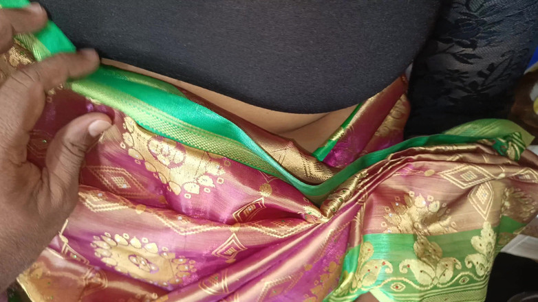 Inba: Wanita desi berkahwin di dapur