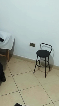Обшук в аеропорту призводить до сексу пасажира, щоб уникнути арешту.