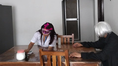 NEGRITA SEXY: Я супроводжував чоловіка, якого зав'язали очі на сніданок, потім заліз на стіл, як повія