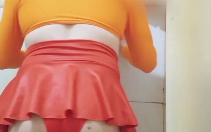 Carol videos shorts: Haar rode slipje gebruiken