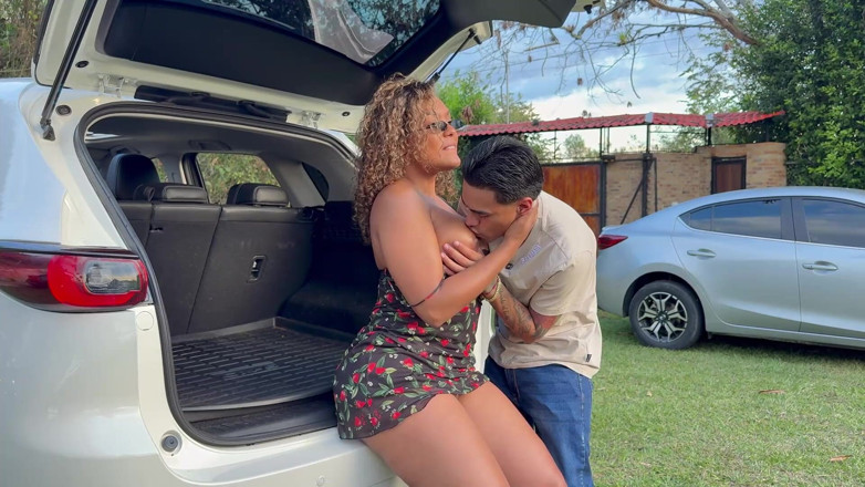 Danyelbigcockx21: Lo sconosciuto milf ebano con tette enormi mi seduce e...