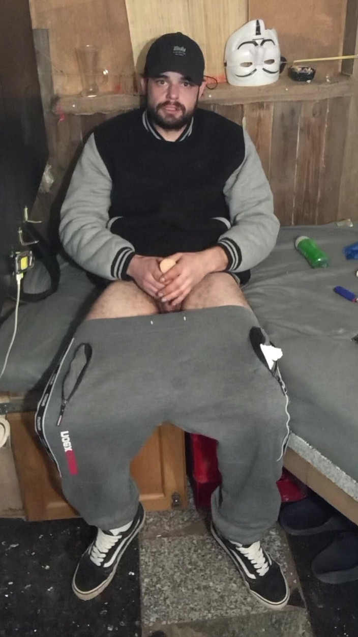 jerkofflover: 在我去自慰的地方射精，在我制作的视频之前加上控制