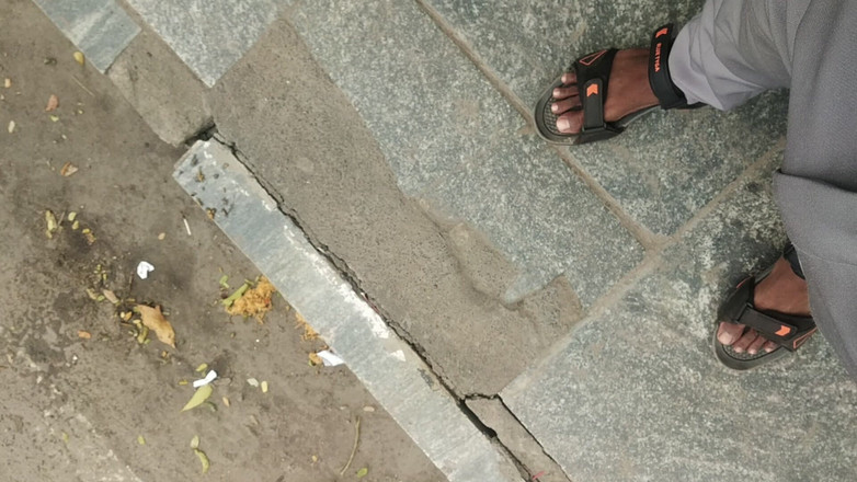 Tamil 10 inches BBC: Tamilteninches otobüs standında büyük zenci gösterisi