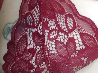 brittbfly4u: Tres agujeros llenos