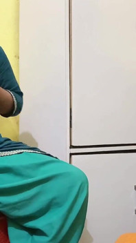 Min vän knullade extremt min fitta för pengar het riktig hemlagad indisk sexvideo hindi ljud
